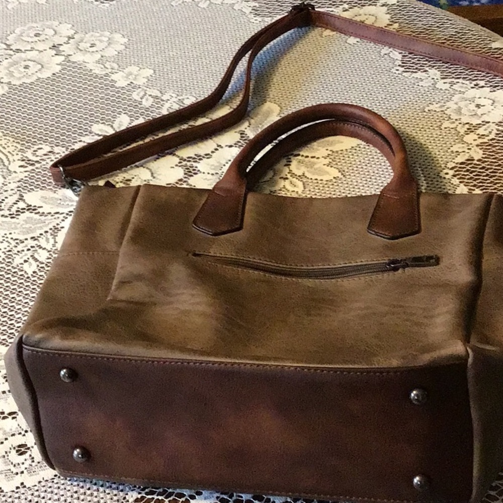 👛Isabelle Handbag👛 - Picture 2 of 5